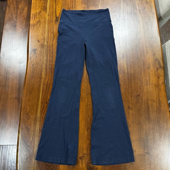 Lululemon Groove Super-High-Rise Flared Pant Nulu Navy Blue Size 10 - Picture 1 of 6